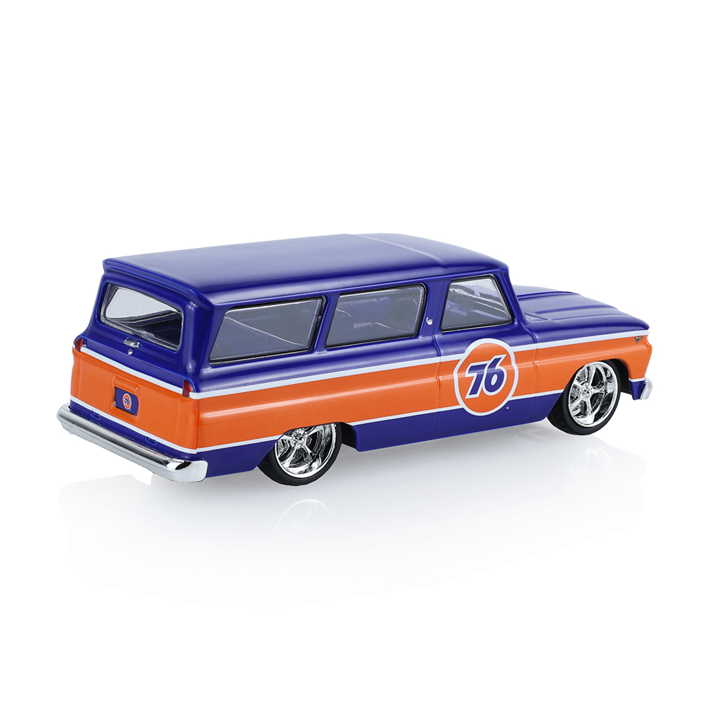 1966 Chevrolet Suburban - Union 76