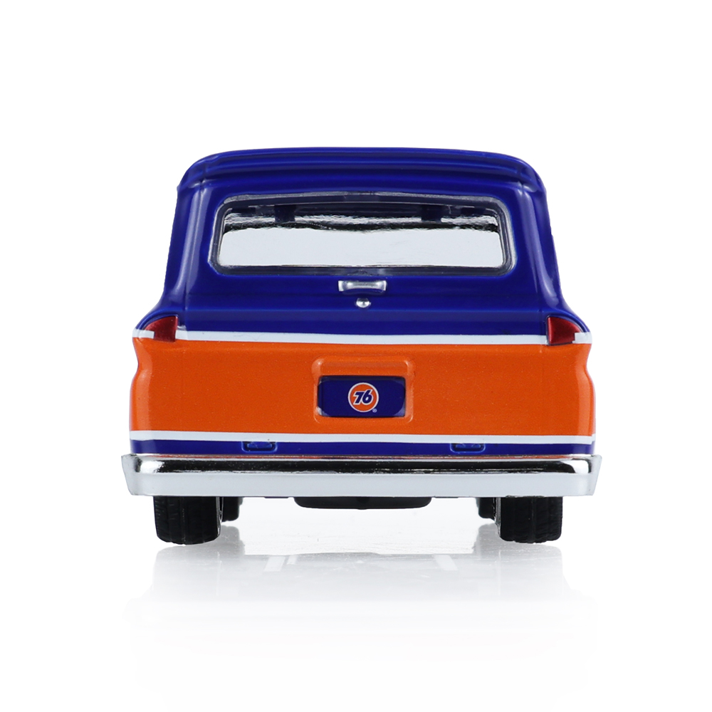 1966 Chevrolet Suburban - Union 76